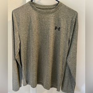 NWT BOYS UNDER ARMOUR XL LONG SLEEVE GREY SHIRT DRI-FIT